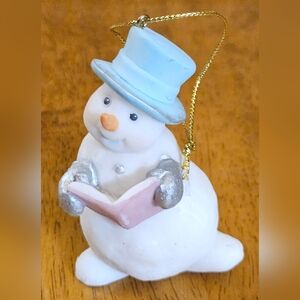 Vintage O'Well Christmas Tree Ornament Holiday Resin 3" Snowman Caroler Sings